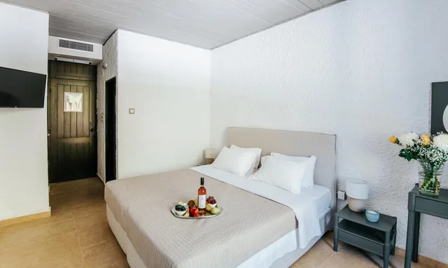غرفة بسرير مزدوج أو سريرين منفصلين بإطلالة على الحديقة، Apollo Resort 2/10