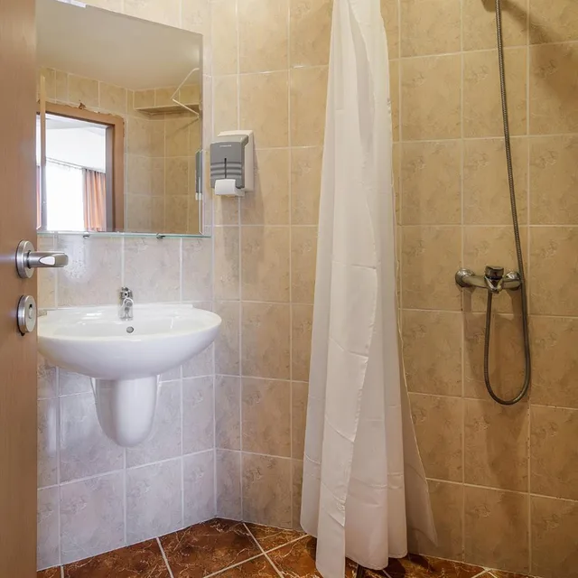 Room, Triple, Balcony, Gloria St. Constantine 6/10