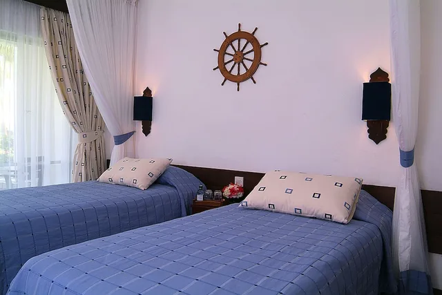 غرفة قياسية بسرير مزدوج بإطلالة على الحديقة، Voyager Beach Resort 1/7
