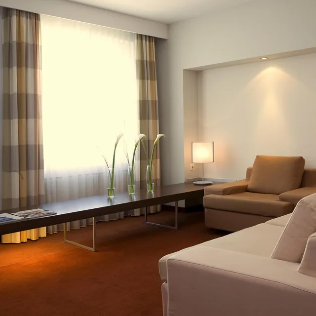 جناح بسرير كينج، Estrel Berlin 1/2