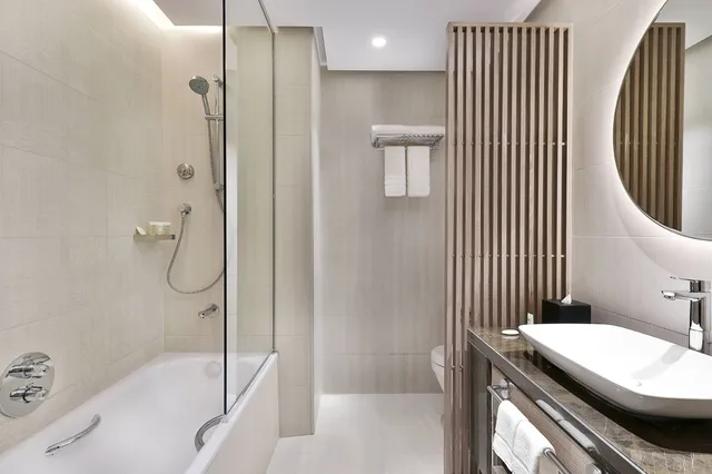 غرفة قياسية بسريرين منفصلين، Courtyard By Marriott Al Barsha Dubai 8/10