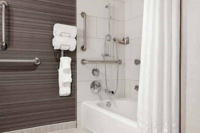 غرفة بسريرين مزدوجين، Newark Liberty International Airport Marriott 8/8