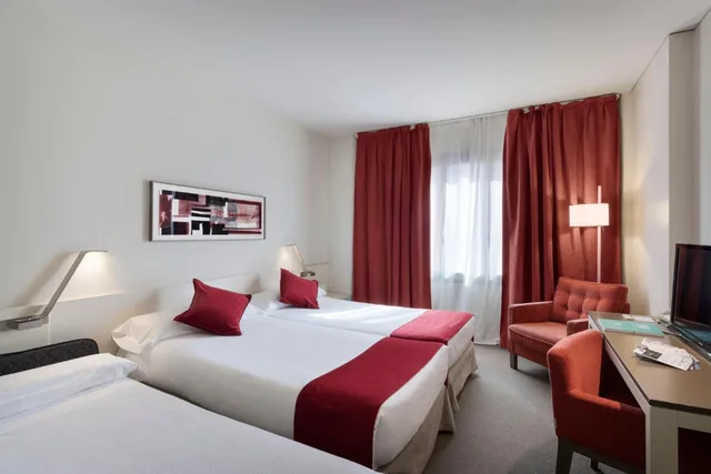 غرفة ثلاثية، SERCOTEL AMISTER ART HOTEL 4/8
