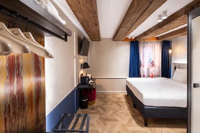 غرفة قياسية بسرير كوين، Mister Highland Hotel 5/9