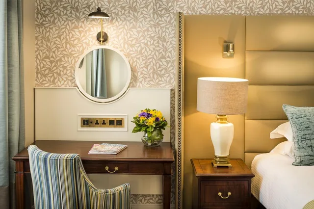 Classic, Single, The Baileys Hotel London 3/5