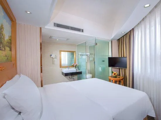 غرفة قياسية بسرير كوين، Vienna Hotel (Shenzhen Luohu Port Railway Station) 1/1