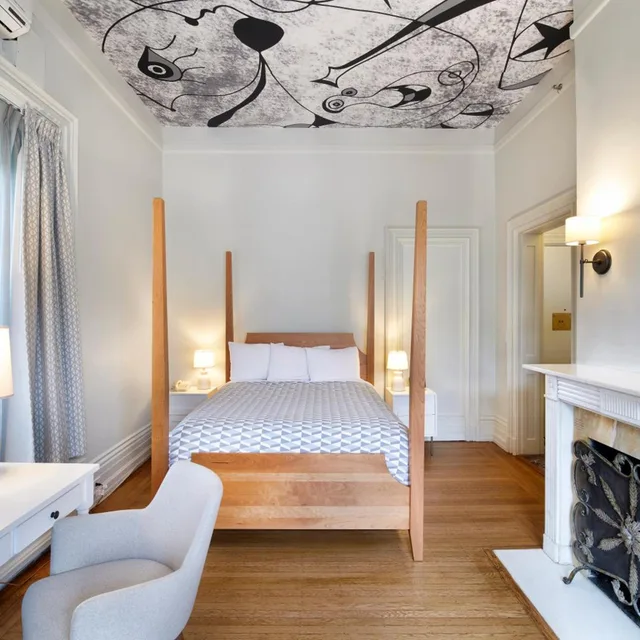 Mansion, King Bed، Tarrytown House Estate 3/7
