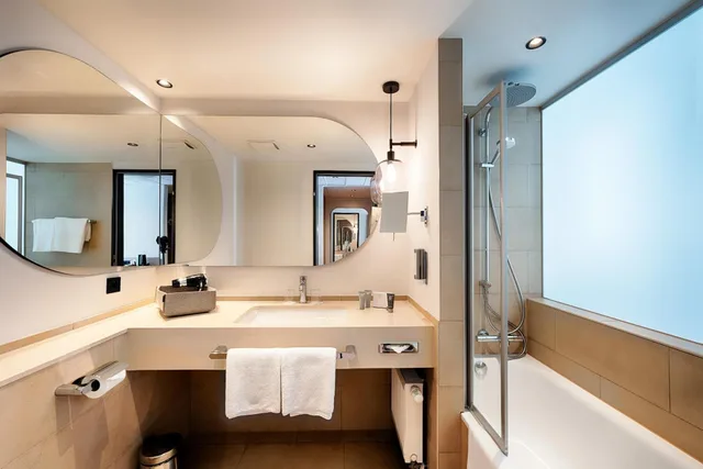 Junior Suite, Multiple Beds، WELCOME Hotel Darmstadt 4/4