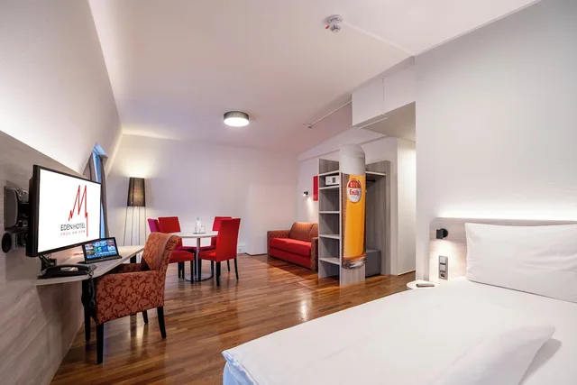 غرفة جونيور بسرير كوين مع أريكة، Eden Frueh Am Dom Hotel 1/1