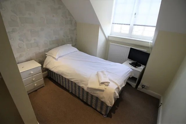 غرفة مفردة بسرير فردي، The Saracens Head Hotel 1/4