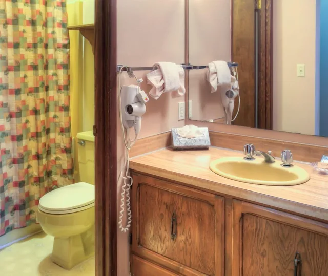 Suite, Futon Bed, Queen Bed, Ocean View, Ocean Crest Resort 2/3