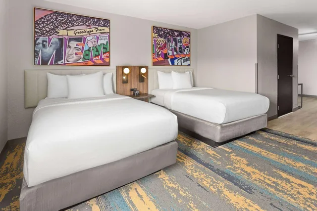 غرفة بسرير مزدوج، La Quinta Inn & Suites by Wyndham Memphis I-240 5/10