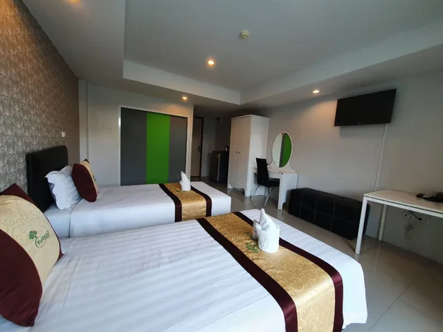 Superior, Double or Twin Bed, Retreat Resort Pattaya 6/10