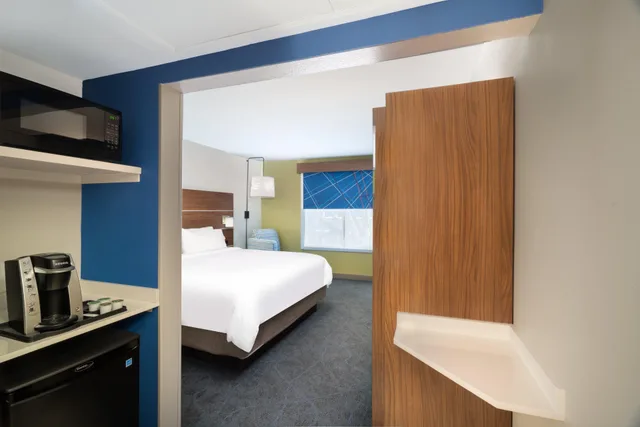 غرفة بسرير كينج، Holiday Inn Express And Suites Dahlonega University Area, an IHG Hotel 5/5