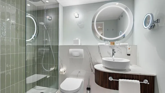 غرفة قياسية بسرير مزدوج أو سريرين منفصلين، Hotel Bristol Berlin 3/3