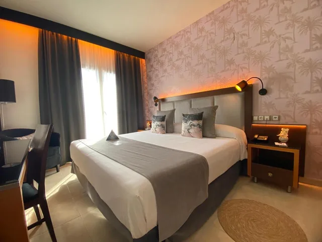 غرفة بسرير مزدوج بإطلالة على البحر، On Hotels Aleta Room 3/7