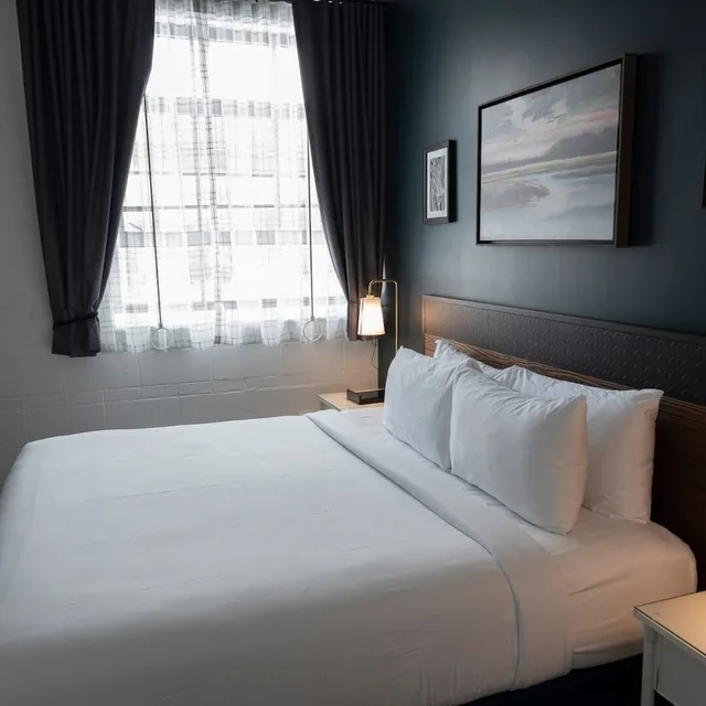 غرفة تنفيذية مفردة بسرير كينج، The Confluence Hotel 1/2