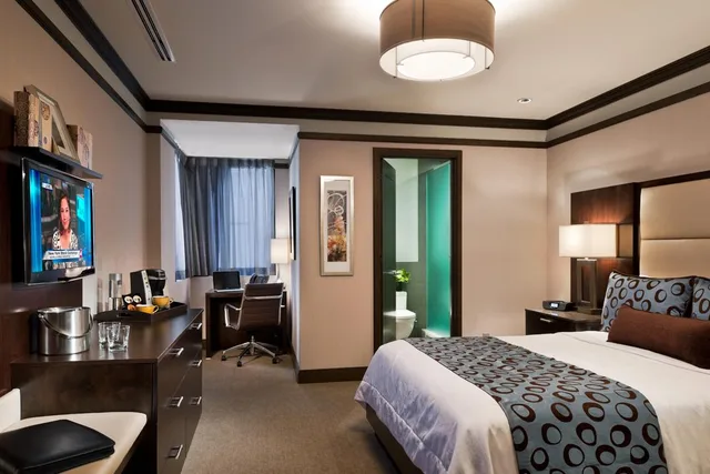 غرفة سوبيريور بسرير كوين، The Pearl New York 1/1