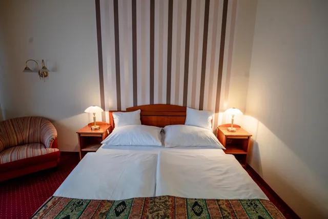 غرفة قياسية بسرير كوين، Erzsebet Hotel 7/10