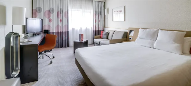 غرفة كلاسيكية بسرير مزدوج مع أريكة، Novotel Paris Orly Rungis 5/10