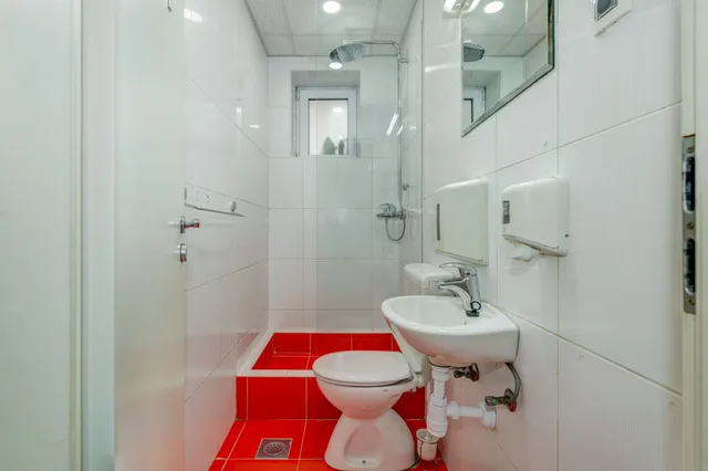 سكن مشترك مختلط بثمانية أسرّة، Adriatic Hostel 4/4