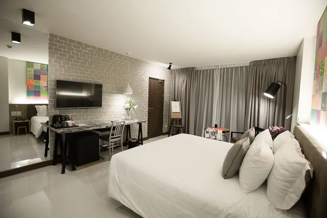 Art, Twin Beds, Bathtub، Art Mai Gallery Nimman Hotel 3/10