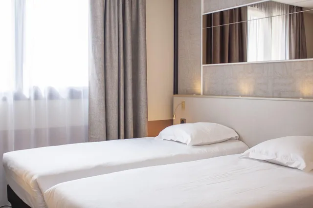 Connecting, Family, Brit Hotel Nantes La Beaujoire - L Amandine 1/6