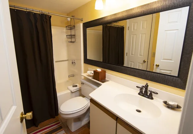 2 Bedrooms, Condo, Twin Beds, Queen Bed, Mountain Side, Sofa، Winterplace at Okemo Mountain 5/7