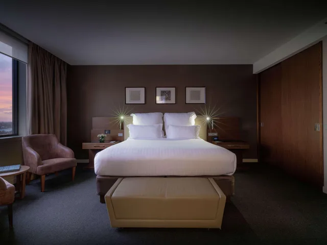 Spa, Executive, Suite, King Bed، Pullman at Sydney Olympic Park 4/10