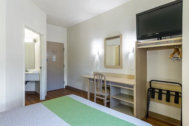 غرفة قياسية بسرير كوين لذوي الإعاقة، Motel6 Cedar City, UT 4/8