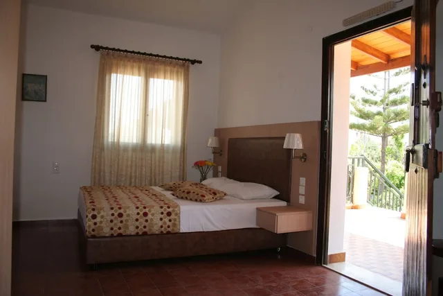 Lovenest, Studio, Queen Bed, Villa Medusa 1/8