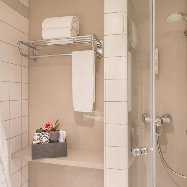 غرفة بسرير مزدوج بشرفة، Hotel Kramerbrucke Erfurt 2/4