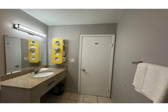 غرفة رباعية، Motel6 Janesville, WI 6/9