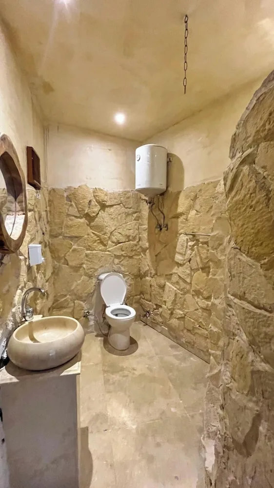 غرفة عائلية بسريرين كينج وسرير بطابقين بإطلالة على المدينة، 3 Pyramids View Inn 8/9