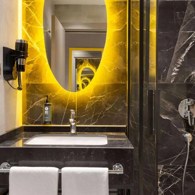 غرفة سوبيريور بسرير فردي وسرير كوين للمدخنين، Ramada by Wyndham Erzurum 4/8