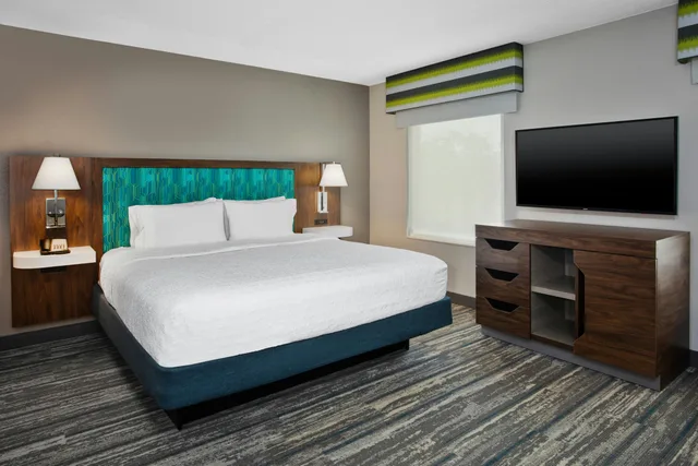 استوديو بسرير كينج لذوي الإعاقة، Hampton Inn & Suites - Cape Coral/Fort Myers Area, FL 2/4