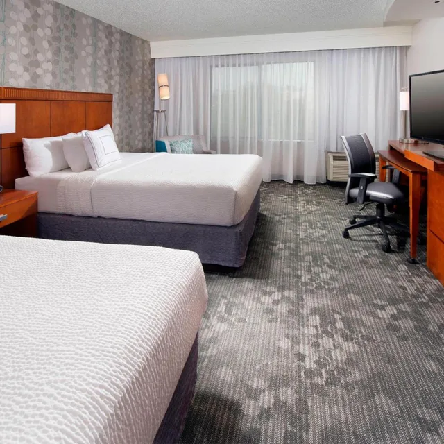 غرفة بسريرين كوين مع أريكة، Courtyard By Marriott San Antonio Seaworld Lackland 1/4