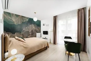 شقة استوديو بسرير كوين بشرفة، Elisabeth Downtown Apartments by FirstHost 1/2
