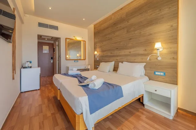 غرفة بإطلالة جزئية على البحر، Arte Hotel 2/8