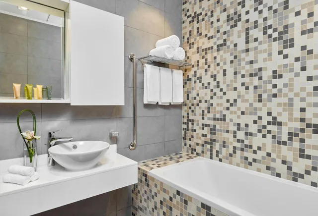 Studio, Suite, Staybridge Suites Doha Lusail 2/6