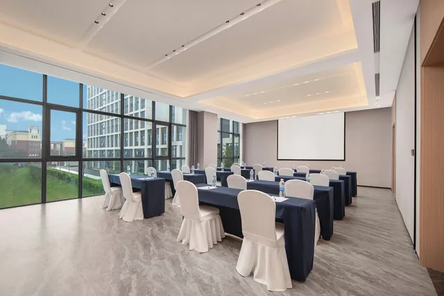 Holiday Inn Express Gongyi City Center by IHG، Gongyi 39/49