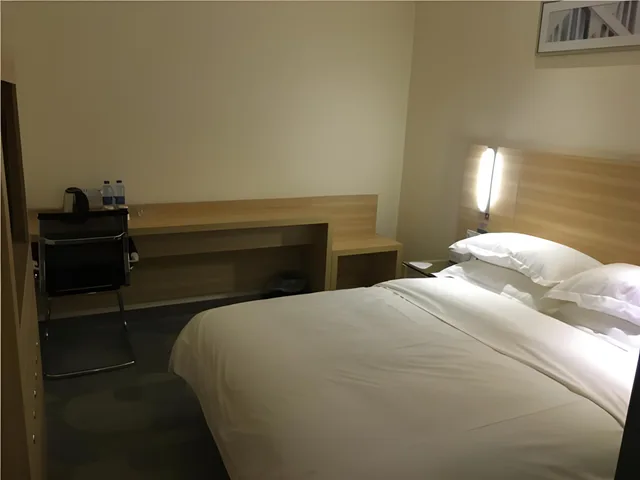 غرفة قياسية بسرير كوين، City Comfort Inn (Guangzhou Tiyu West Road Metro Station) 3/3