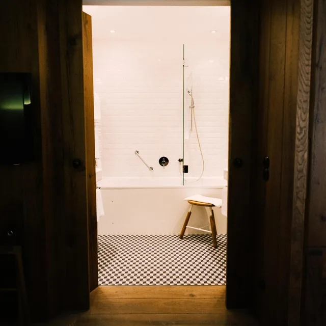غرفة سوبيريور بسرير كينج، Arthotel Blaue Gans 6/7