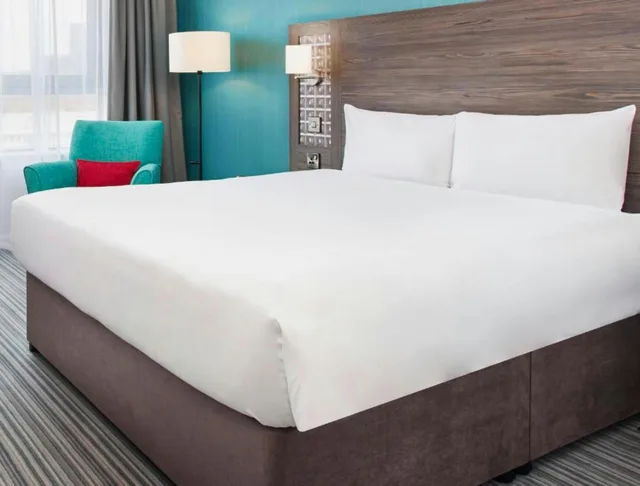 غرفة قياسية بسرير مزدوج وسرير فردي، Leonardo Hotel Belfast 3/7