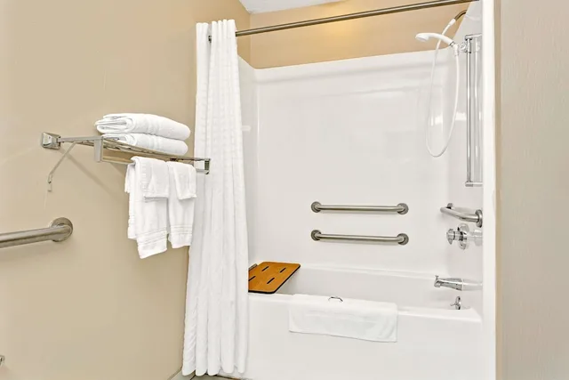 غرفة قياسية بسرير كوين لذوي الإعاقة، Microtel Inn Suites By Wyndham Florence Cincinnati Airport 6/6