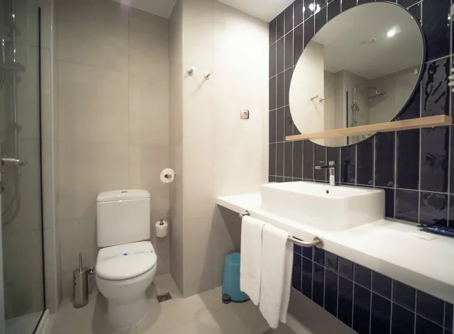 غرفة ثلاثية بسرير مزدوج مع أريكة، Hotel Roc Meler 5/6