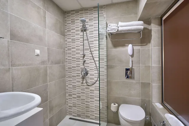 غرفة قياسية بسرير كينج، Hotel Imperial Plovdiv, a member of Radisson Individuals 8/9