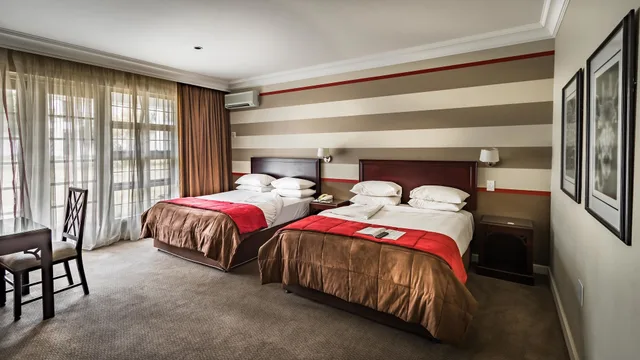 Standard, Twin Beds, Indaba Hotel 1/8