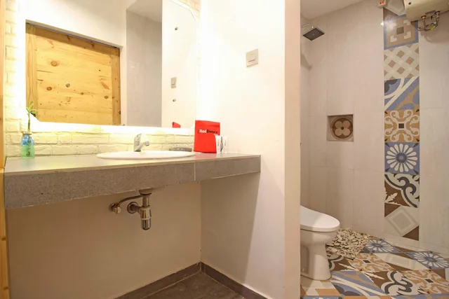 Reddoorz, Deluxe, Twin Beds، Reddoorz Near Pojok Beteng Yogyakarta 3/3