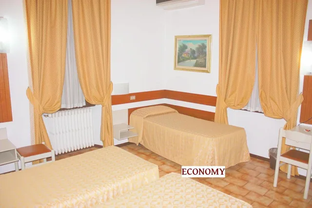 غرفة اقتصادية ثلاثية، Piccolo Hotel 6/7